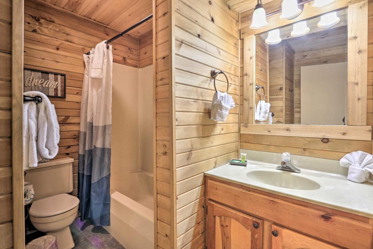 Gatlinburg Escape With Hot Tub, Deck And Mtn View Villa Exterior photo