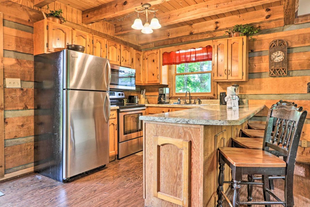 Gatlinburg Escape With Hot Tub, Deck And Mtn View Villa Exterior photo
